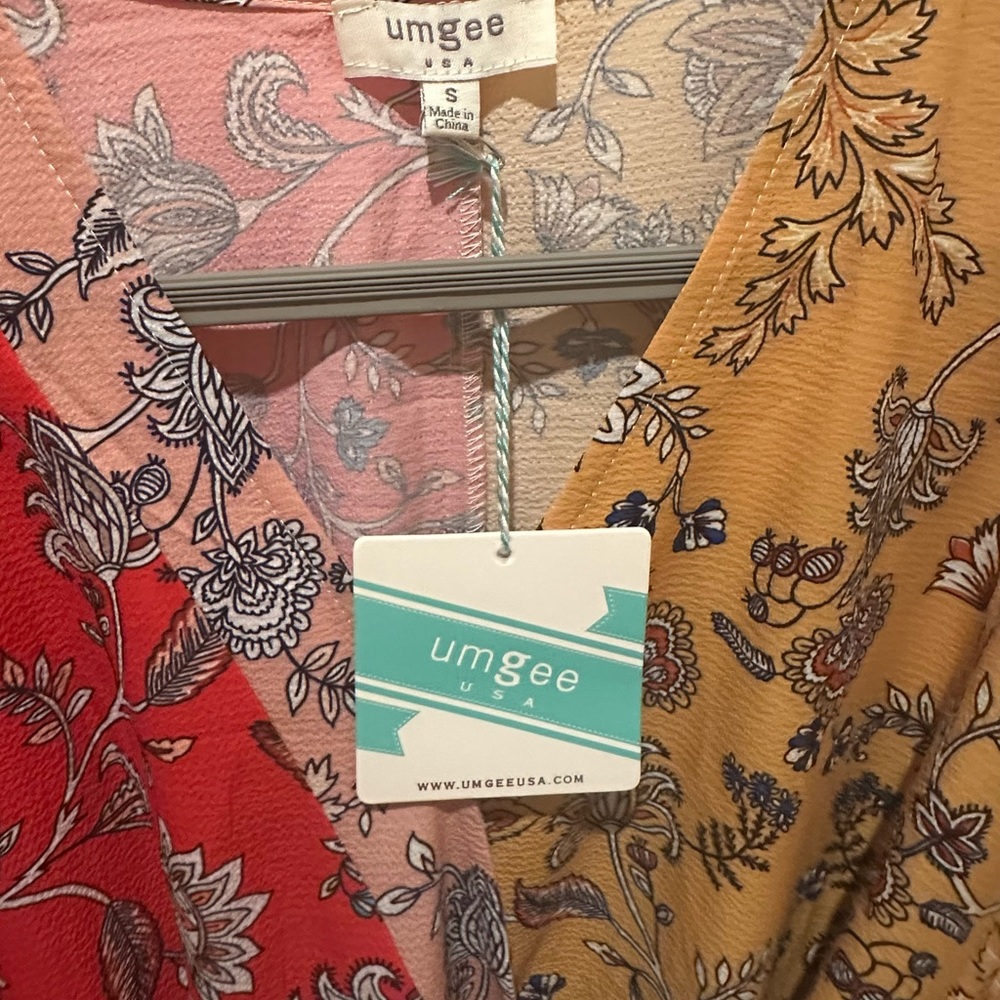 Umgee  - NWT Romper Red and Yellow Floral Wrap - Picture 3 of 4